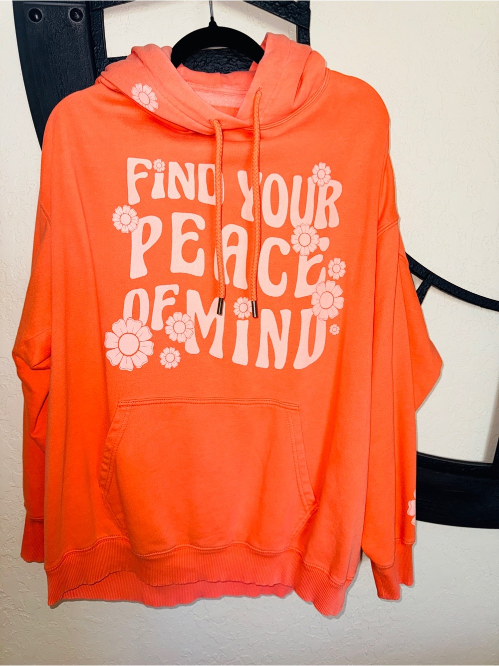 American Eagle Groovy Find Your Peace of Mind Hoodie - Size Medium